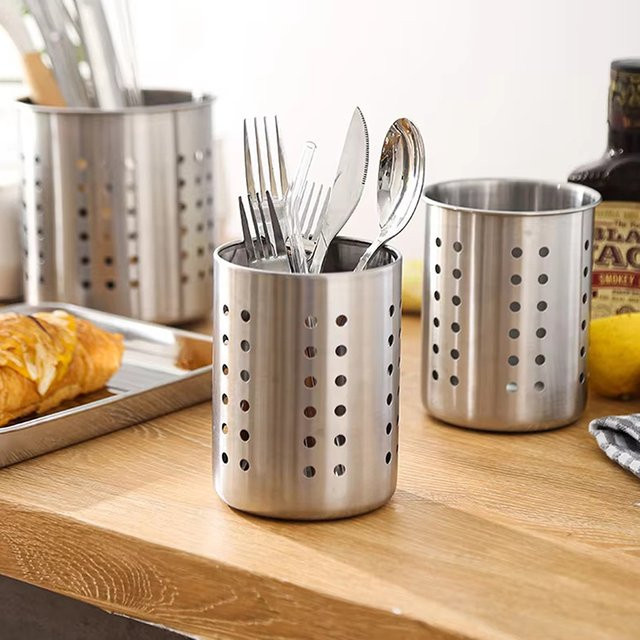 Besteckhalter aus Edelstahl in Silber als Organizer und Abtropfbehälter für Löffel, Gabeln und Essstäbchen - Bild 1