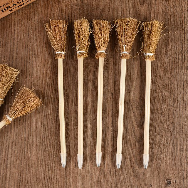 10 Stück ZQNYCY Hexenbesen Holzstifte in Braun für Kinder als Halloween Gastgeschenke und Goodie Bag Filler - Bild 1