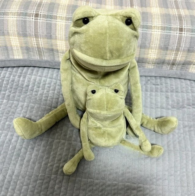 XUYUAN Kawaii Frosch Ornament trauriger Frosch als Heimdekoration und Schreibtischzubehör B/T/H: 18 x 18 x 18 cm - Bild 1