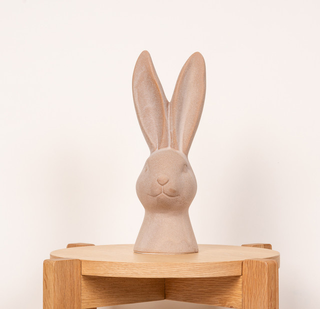 BLUME2000 Osterdeko Hase aus Keramik in Braun, Höhe: 30,0 cm, Breite: 12,0 cm, Tiefe: 10,0 cm - Bild 1