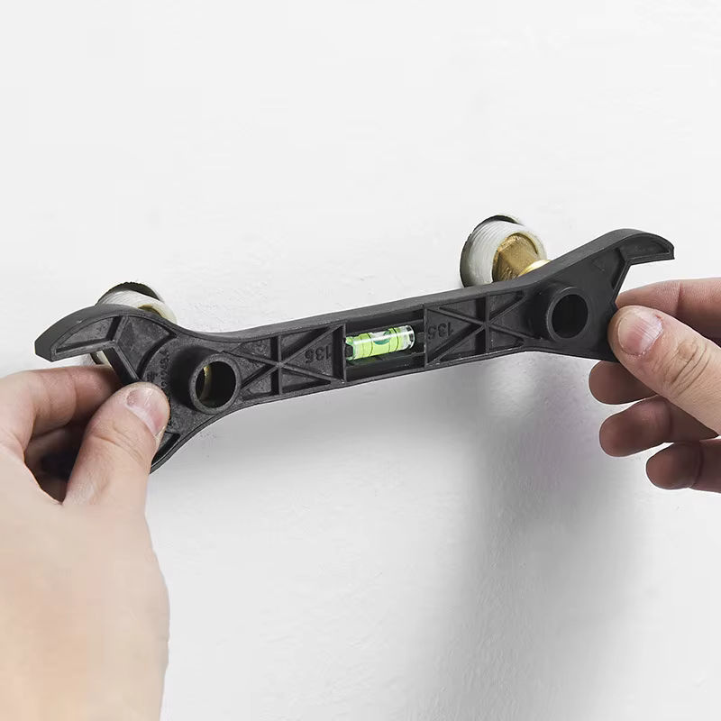 Multifunktionaler Dual-Head Schlüssel als manueller Tap Spanner für Sanitär Reparaturen und Wasserhahn-Arbeiten in Schwarz - Bild 3