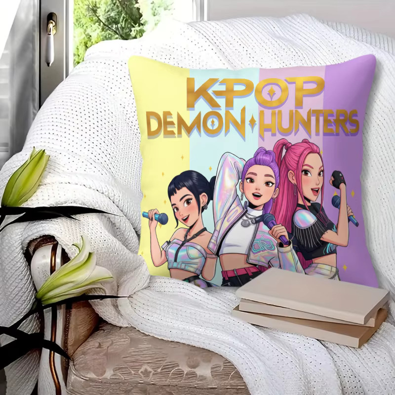 Hasbro Kpop Dekokissen mit Anime-Girl-Group-Aufdruck, quadratisches Zierkissen in Multicolour für Sofa und Schlafzimmer - Bild 3