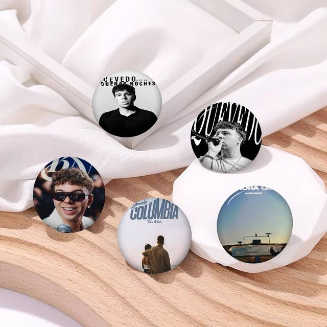 Brosche Rapper Quevedo Anime Button Pin, Cartoon Abzeichen - Bild 1