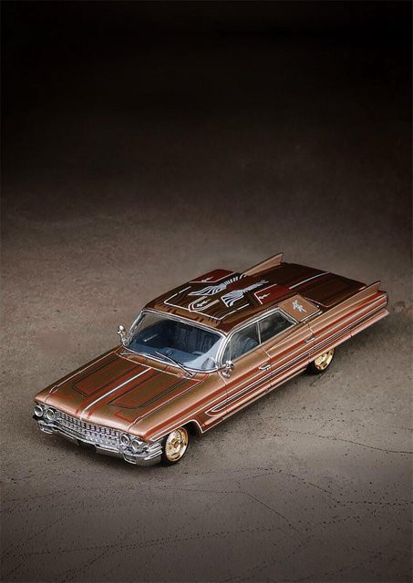 Mk Miniatures 2003 Suburban / Deville / H2 Diecast Modellauto, 1:64 - Bild 1