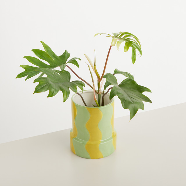 Keramik Übertopf BLUME2000 modern mit Streifen in Grün und Gelb, Durchmesser: 17 cm - Bild 1