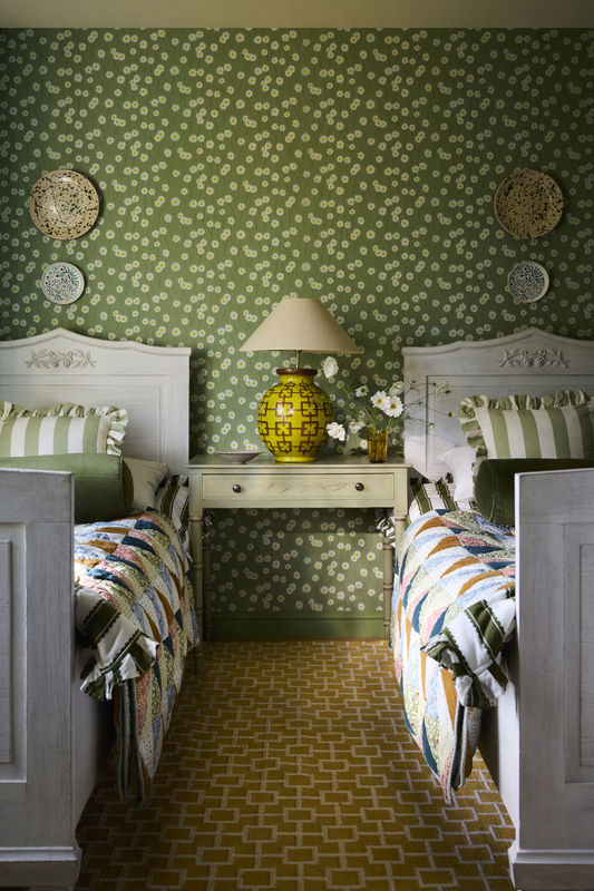 Little Greene Tapete Moon Daisies Garden in Gelb und Grün mit floralem Botanik-Design - Bild 3