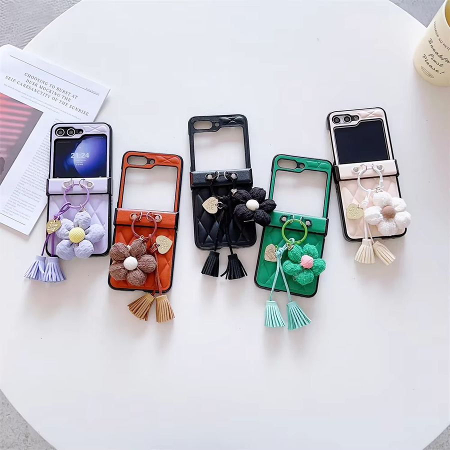 Leder-Handyhülle mit Blumenring für Samsung Galaxy Z Flip 6, 5, 4, 3 5G in Braun - Bild 2