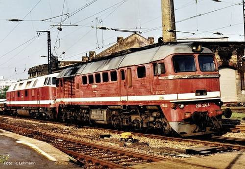 Piko H0 Diesellok BR 220 der DR Wechselstromversion 52902 - Bild 1