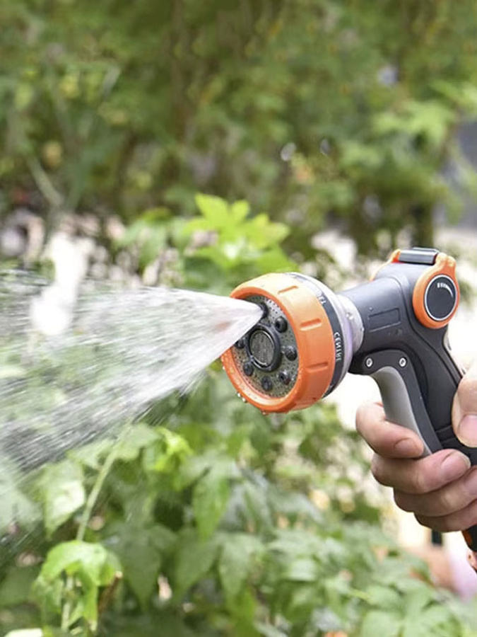 FLOWERS SPRAL Hochdruck-Wasserspritze mit Schaumwasserflasche für Autowäsche und Gartenbewässerung in Schwarz-Orange - Bild 4