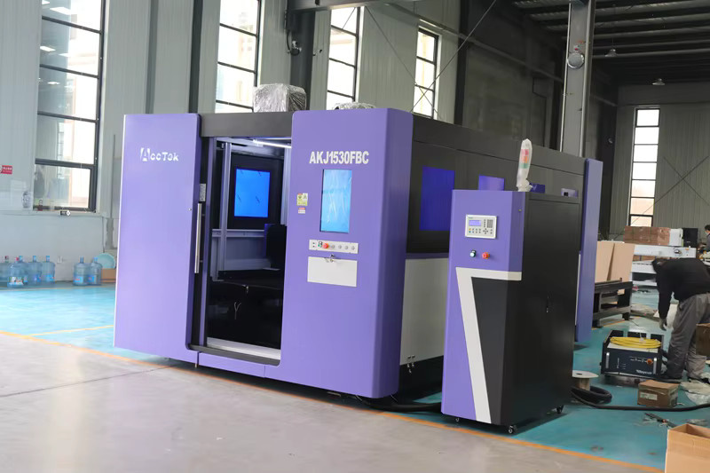 ACCTEK Industrielle Faserlaser-Metallschneidemaschine 3015 mit 6000 Watt und voll geschlossener Austauschplattform - Bild 4