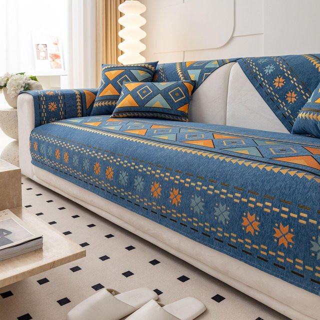 Chenille Sofabezug mit Geometrie-Jacquard-Muster in Blau, rutschfeste Couchmatte für das Wohnzimmer, B/T: 70 x 70 cm - Bild 1