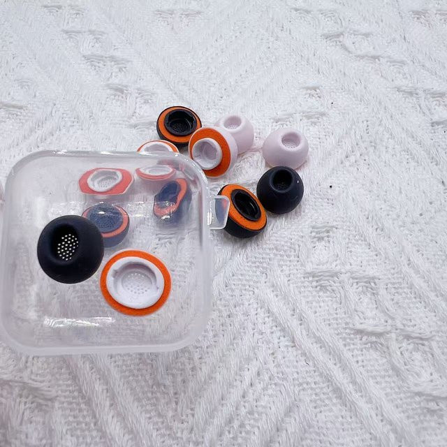 Samsung Galaxy Buds3 Pro Ersatz-Ohrstöpsel In-Ear-Aufsätze Set mit 3 Paaren in Weiß und Multicolour - Bild 1