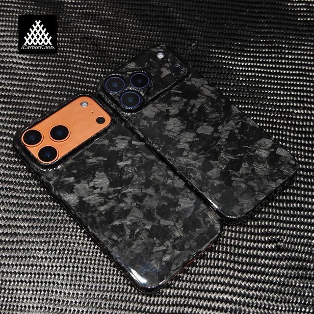 Luxuriöse Kohlefaser-Schutzhülle aus echtem geschmiedetem Carbon für iPhone 17 Pro und iPhone 17 Pro Max in Schwarz - Bild 1