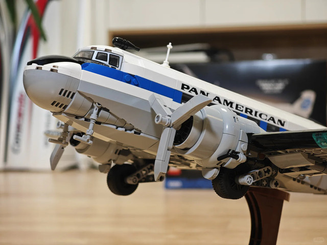 Potdemiel Flugzeugmodell in Weiß als Vintage Deko-Ornament für deinen Schreibtisch - Bild 1