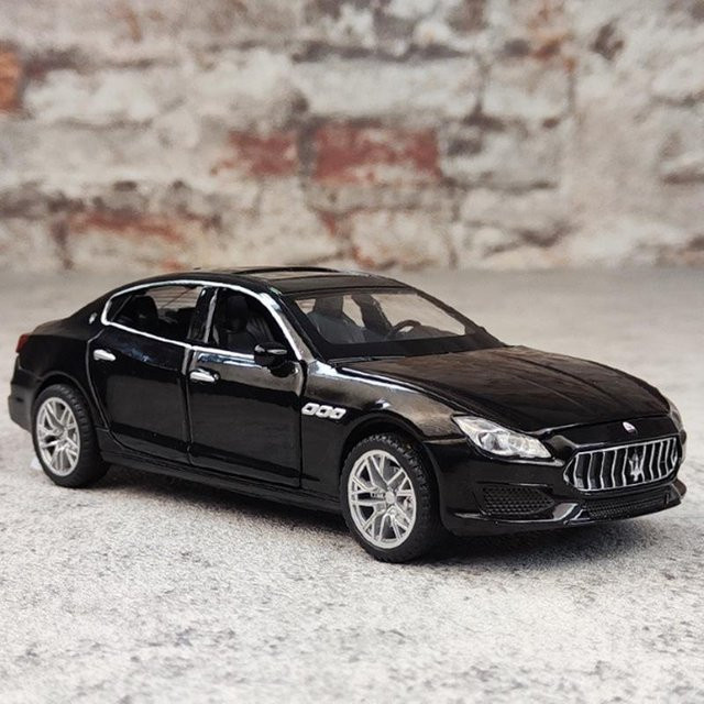 Fourall- Model Cars Maserati Quattroporte Coupé, Modellauto, 1:32, Schwarz, mit Licht und Ton - Bild 1