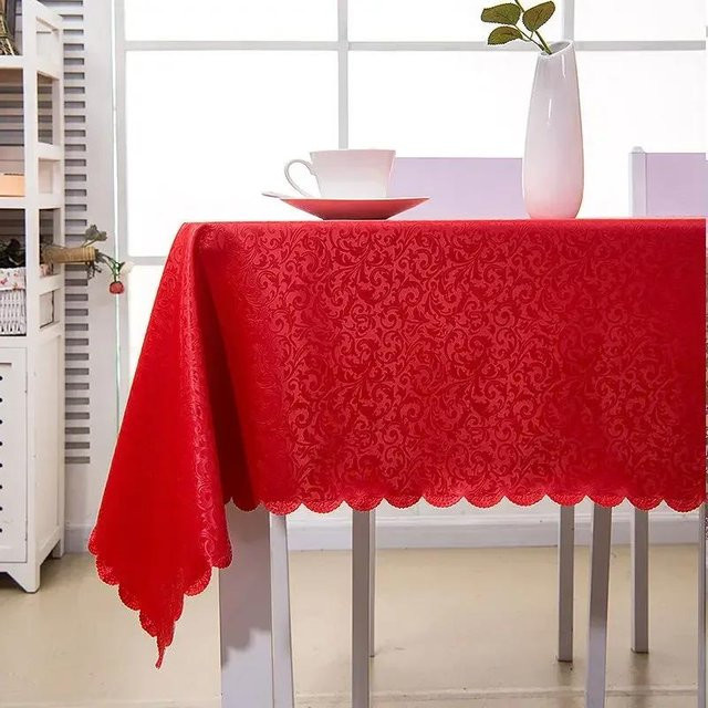 Wasserdichte und hitzebeständige Tischdecke von JMG Household Supplies in Rot mit geprägtem Blumenmuster und wellenförmiger Kante, B/B: 140 x 140 cm - Bild 1