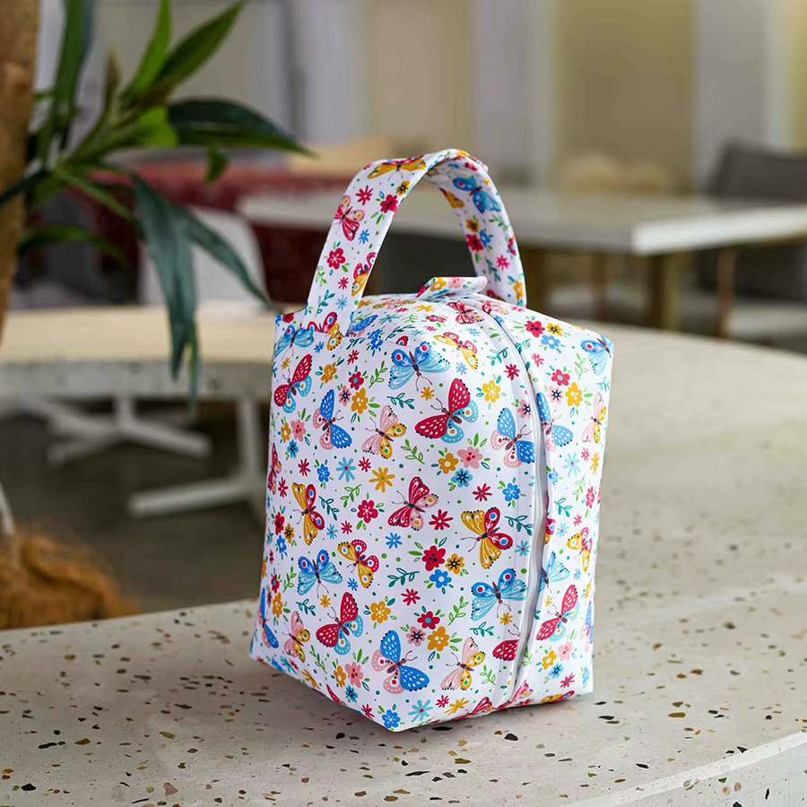 Wasserdichter Baby-Wickeltaschen-Organizer von Baby Show in Multicolour, wiederverwendbare Nass- und Trockentasche zur Aufbewahrung von Windeln und Badeanzügen - Bild 2