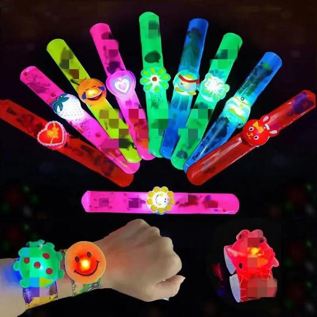 Cool Studio Leuchtendes Spielzeug Klatscharmbänder 5-teiliges Set - Bild 1