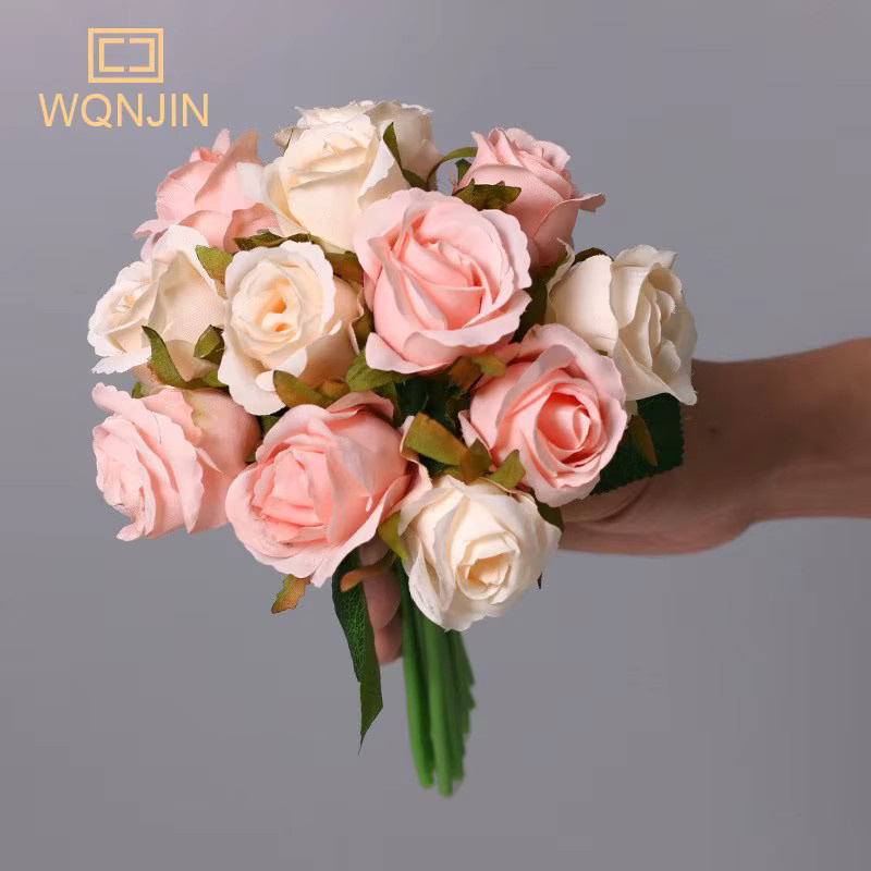WQNJIN 12er Set Künstliche Seidenrosen als Blumenstrauß in Weiß für Hochzeit und Tischdekoration - Bild 1