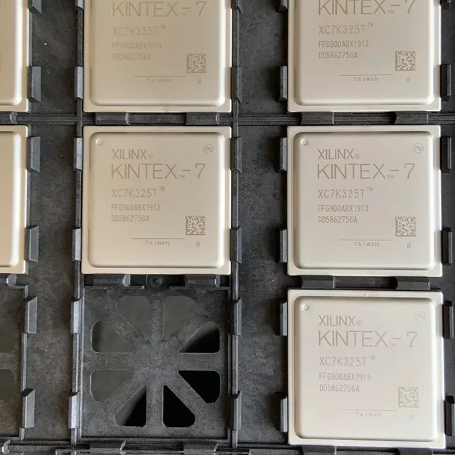 Xilinx Kintex-7 FPGA XC7K325T-2FF900C mit 326080 Zellen und 28nm Technologie im 900-Pin FCBGA Gehäuse - Bild 1