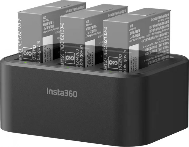 Insta360 Ace Pro 2 Schnelllade-Hub in Schwarz mit USB-C Anschluss - Bild 1