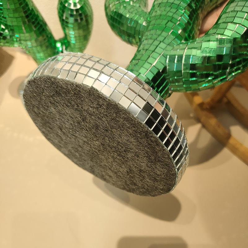 Retro Disco Kaktus Ornament in Grün, Handgemachtes Deko-Element für dein Wohnzimmer, Tischdekoration aus Glas und Schaumstoff, Höhe: 12,0 cm, Breite: 12,0 cm, Tiefe: 25,0 cm - Bild 2
