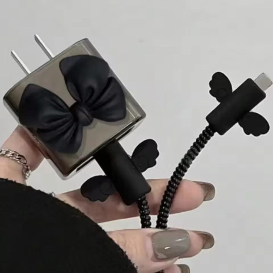 5er-Set Kabelprotektor mit Herz-Design in Schwarz für iPhone Ladekabel und 20 Watt Ladegeräte - Bild 1