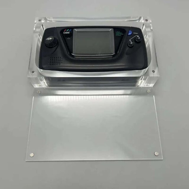 Transparente Acryl-Displaybox mit magnetischer Abdeckung für deine SEGA Game Gear GG Retro-Konsole - Bild 1