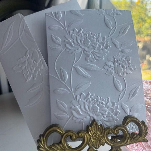 3D-geprägter Ordner mit weißem Fantasy-Blumendesign aus Kunststoff für Scrapbooking und Kartenherstellung - Bild 1