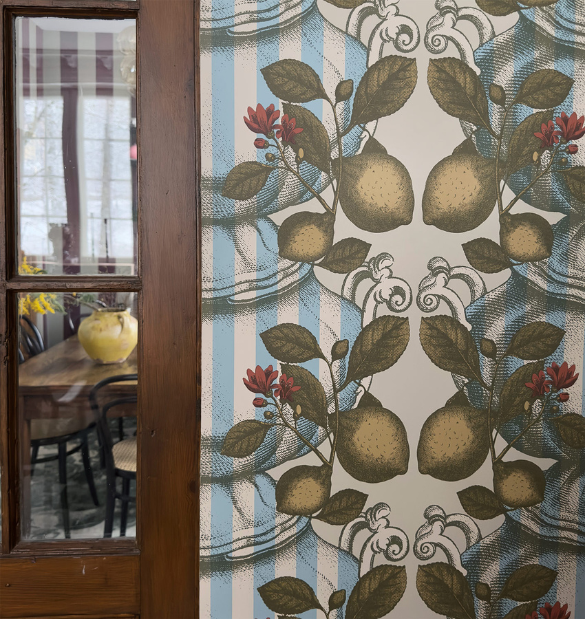 Studio Lisa Bengtsson Tapete Limoncello Stripes in Beige und Blue mit abstraktem Streifendesign aus Vlies - Bild 1
