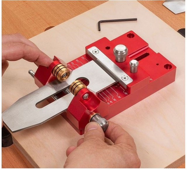 ESTINK Meißelschärfsystem aus Aluminiumlegierung in Rot für Messer und Meißel mit 15 bis 45 Grad Winkelbefestigung - Bild 1