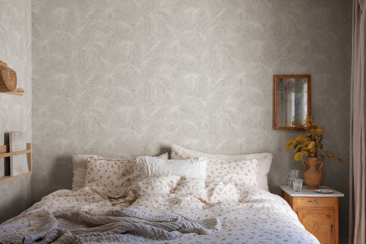 Sandberg Tapete Idun Vlies Tapete mit floralem Botanik-Muster in Mineral Grey und Cream - Bild 1