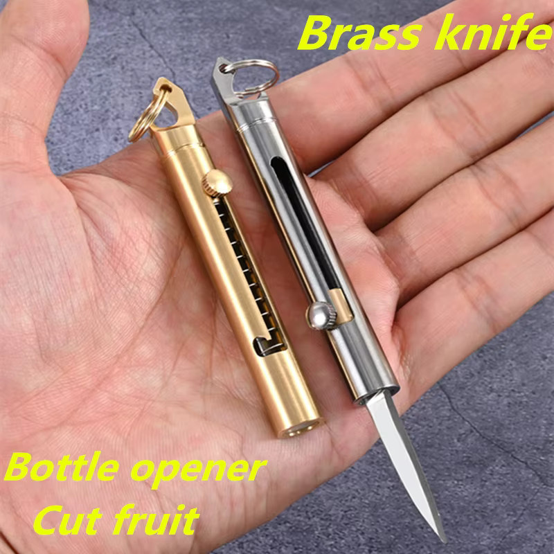 Mwyhmut Multifunktionaler Messing-Flaschenöffner und einziehbares Messer in Gold als tragbarer Schlüsselanhänger - Bild 2