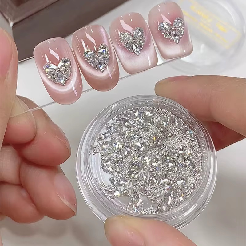 KANIU Nageldiamanten Strass-Set, 3 Farben, Glänzend - Bild 3