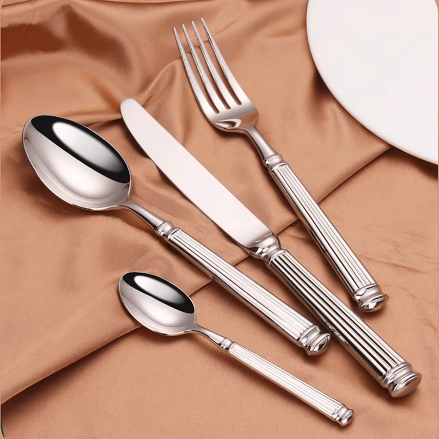 TD HOME Besteckset aus Edelstahl 304 in Silber mit elegantem gestreiftem Griff, spülmaschinenfest - Bild 2