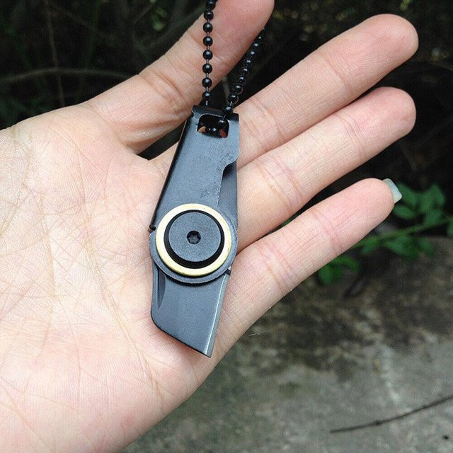 Mini-Taschenmesser von Keep Health Care als zusammenklappbarer Schlüsselanhänger aus Edelstahl in Schwarz - Bild 1