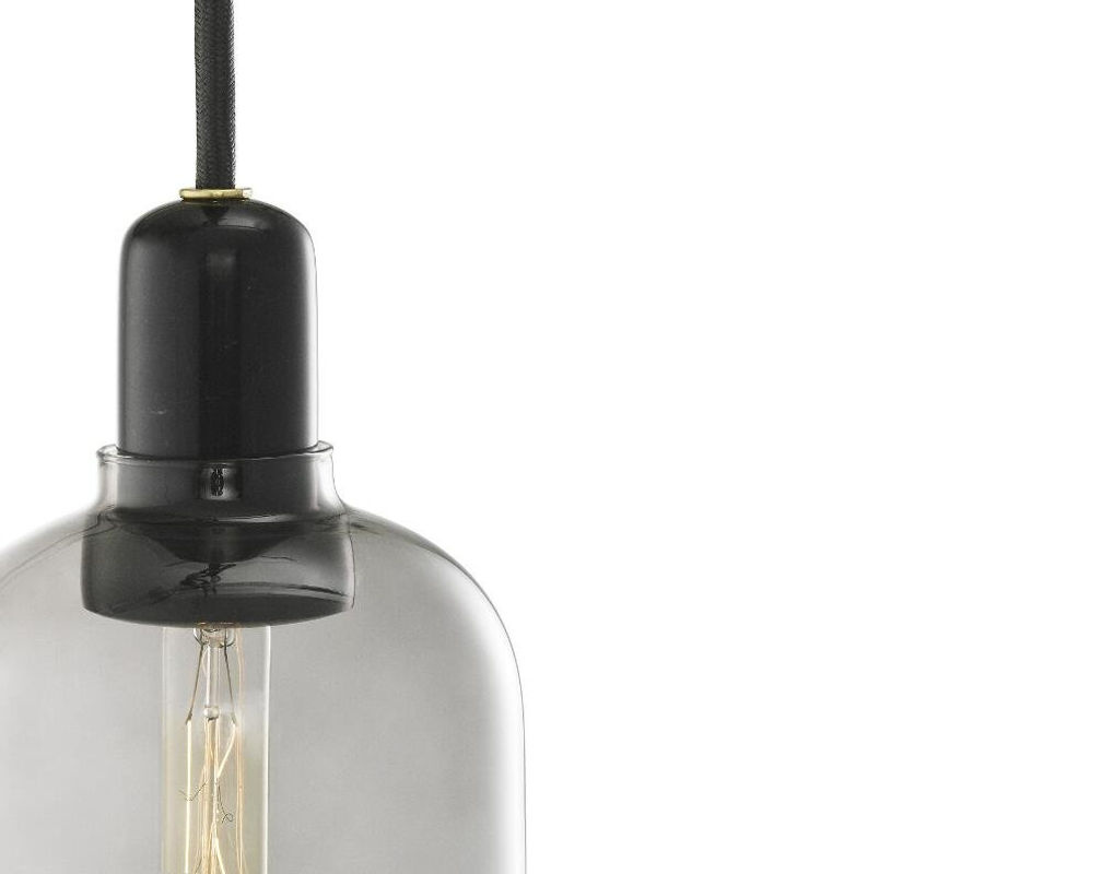 Normann Copenhagen Amp Hängeleuchte aus Glas in Schwarz und Transparent mit E14 Fassung - Bild 2