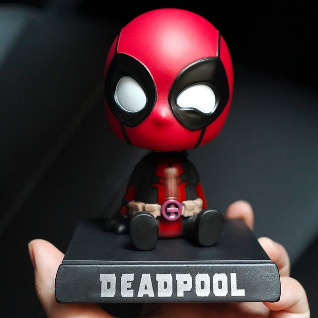 Bandai Marvel The Avengers Deadpool Auto-Wackelkopfpuppe - Bild 1