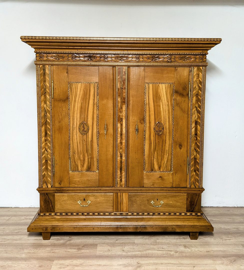 Antikhof Brück Barock Schrank aus Eiche und Walnuss mit Intarsien in Braun, B/T/H: 185 x 73 x 197 cm - Bild 1