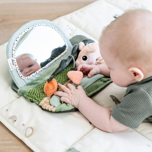 Done By Deer Spielkissen Tummy Time Tiny Farm mit Spiegel, ab 0 Jahre - Bild 1