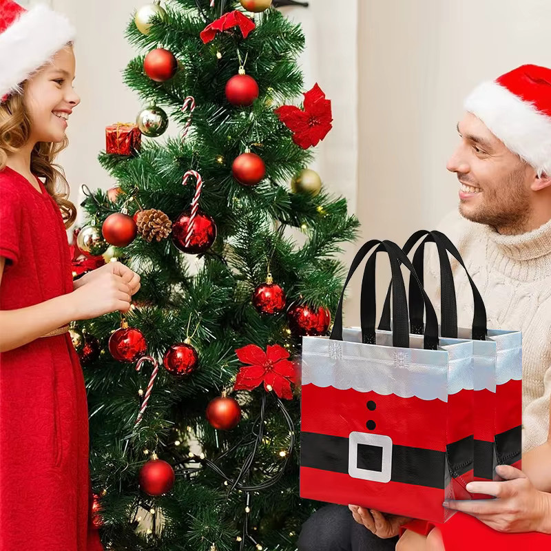 ZQNYCY Weihnachtliche Santa Claus Geschenktaschen aus Vlies in Rot mit Griff für Kinder und Dekoration - Bild 5