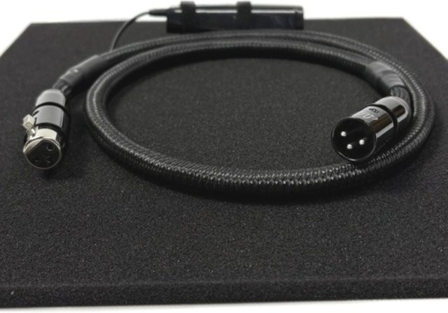 VOIACAN AES/EBU Koaxial-Digitalkabel 110 Ohm mit reinem Silber, XLR 3 Pin Stecker auf Buchse, Schwarz/Silber - Bild 1