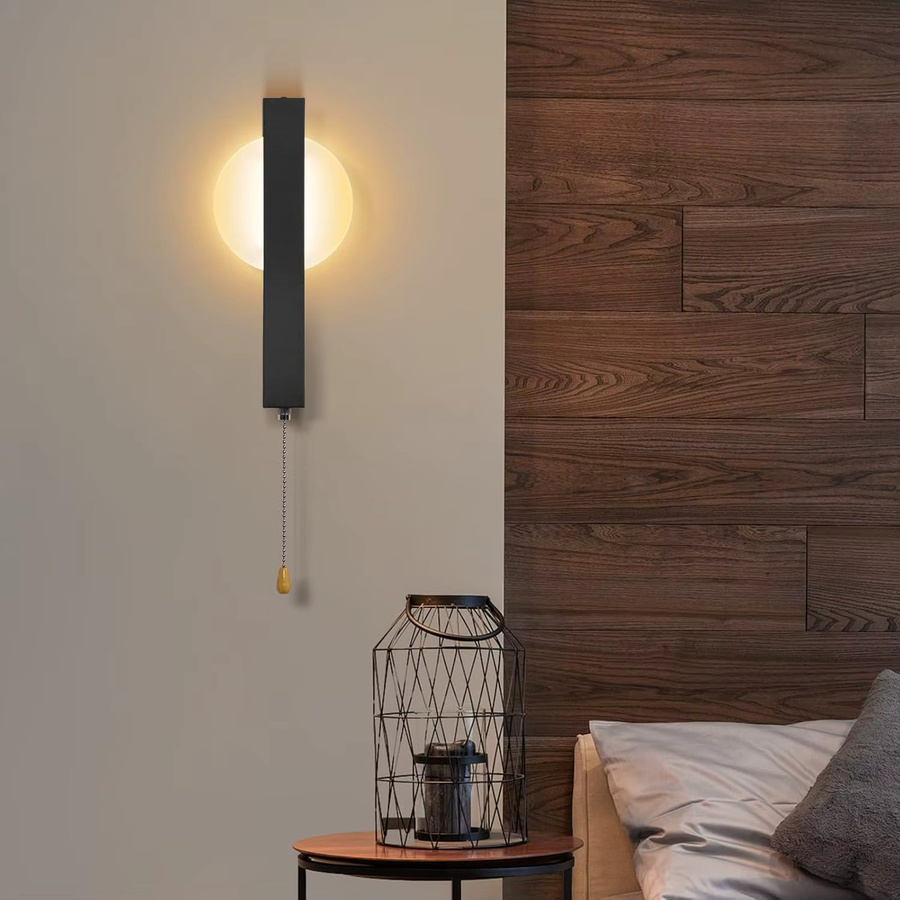 Moderne LED-Wandlampe in Schwarz mit Zugschalter, runde Wandleuchte aus Metall und Kunststoff für Wohnzimmer, Flur und Schlafzimmer, 6 W, Warmweiß 3000 K - Bild 4