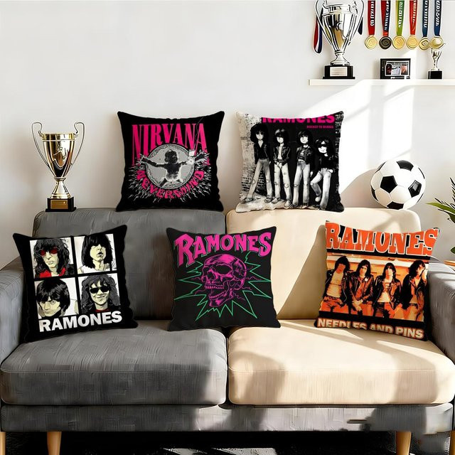 4-teiliges Ramones Kissenbezug-Set mit Grafikdesign in Weiß und Multicolour für dein Sofa und deine Heimdekoration - Bild 1