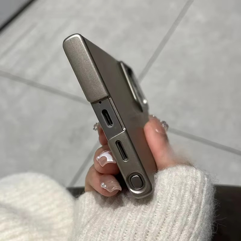Matte Ultra-Dünne Blade Mecha Schutzhülle mit Linsenschutz für Samsung S26 Ultra S25 Ultra S24 Ultra S23 Ultra S22 Ultra und S24 FE Plus, Stoßfeste PC Hartschale, Grau/Gold - Bild 4