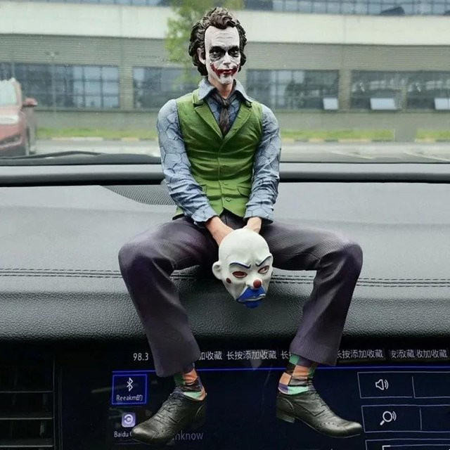 Yiran toy 1 Joker Figur Sitzende Haltung Modell Statue Multicolor - Bild 1