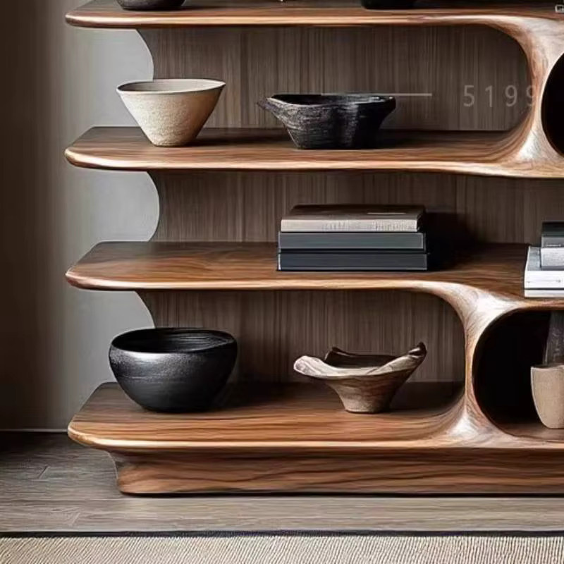 Rustikaler Wohnzimmerschrank aus Holz von ZHIO in Braun mit offenen Regalfächern und Türen - Bild 2