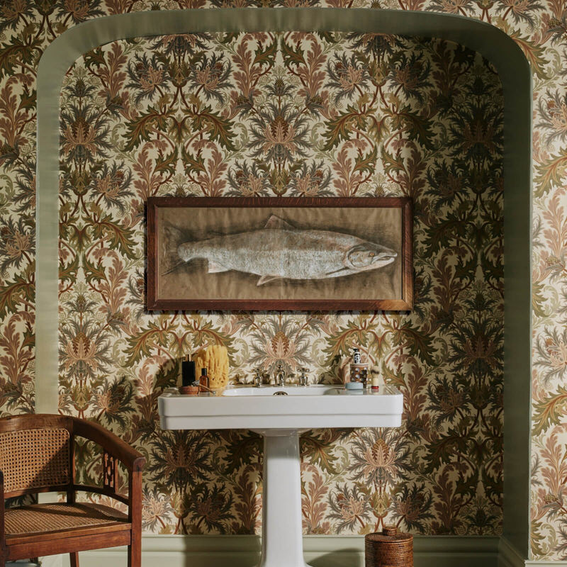 House of Hackney Tapete Aquifolia in Ecru mit floralem Art Nouveau Design und botanischem Muster - Bild 3