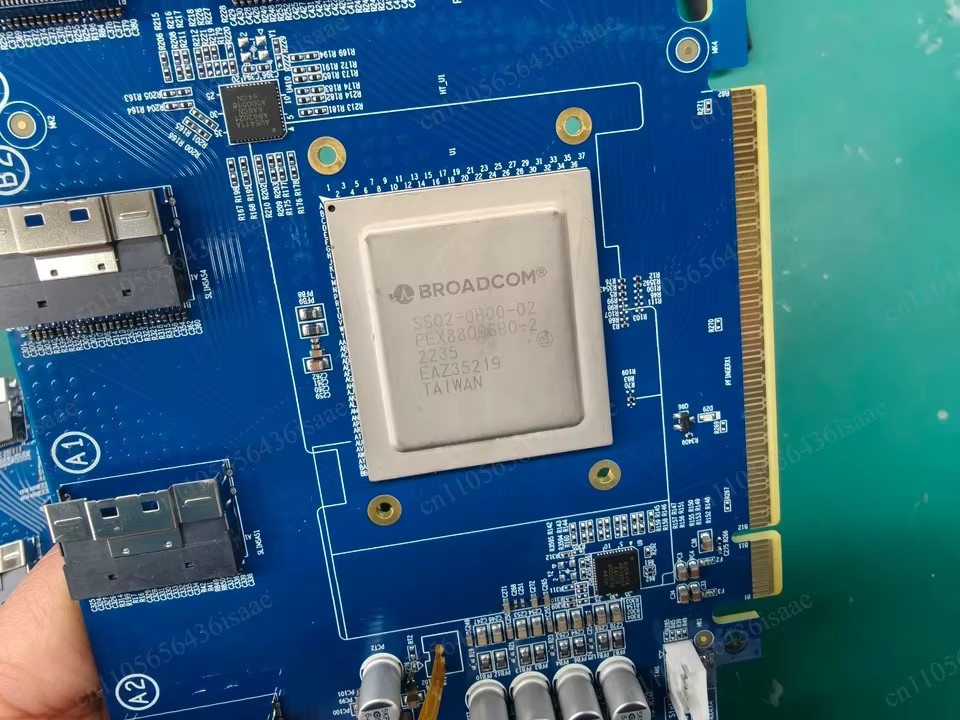 PCIe 4.0 Erweiterungskarte PLX88096 mit 6-10 Ports und 8654 Schnittstelle in Blau - Bild 3