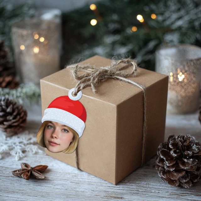 Personalisierter weihnachtlicher Geschenkanhänger mit Rentier-Gesicht von cyuan - Bild 1